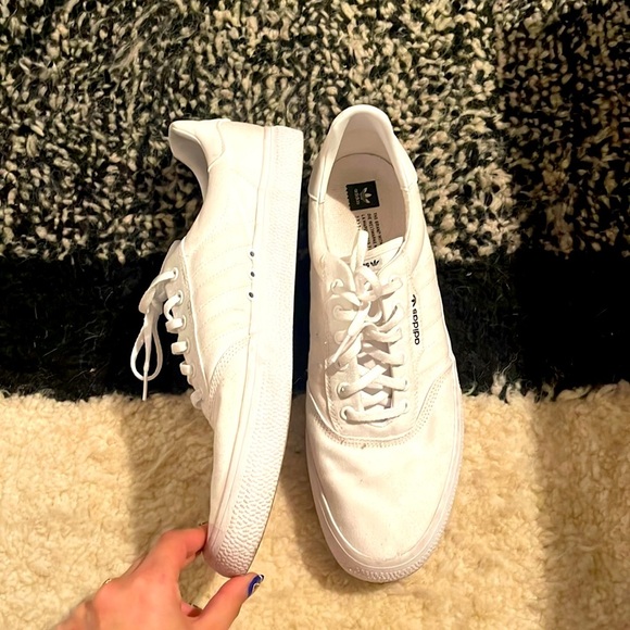 Mens adidas white sneakers size 13.5 - Picture 1 of 6